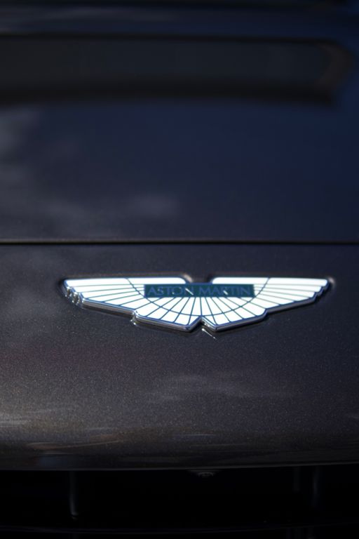 Aston Martin V12 Vantage