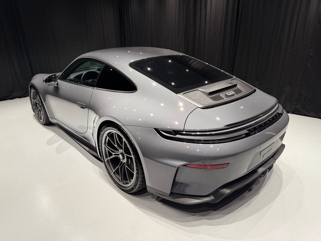 Porsche 992 2025