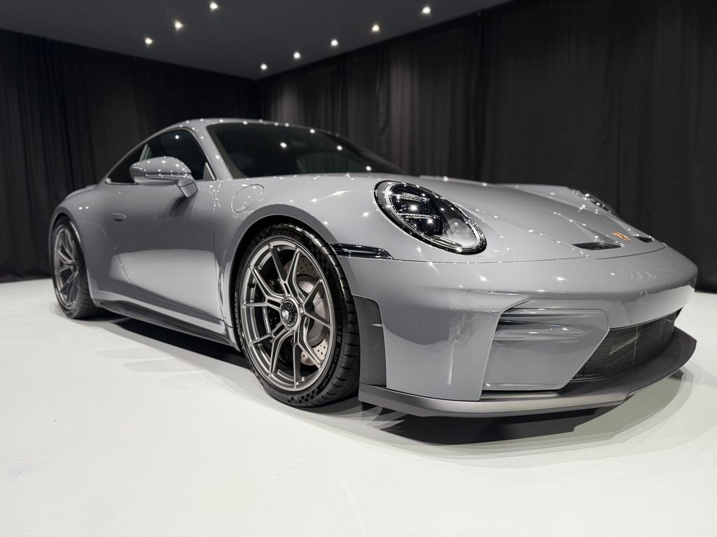 Porsche 992 2025