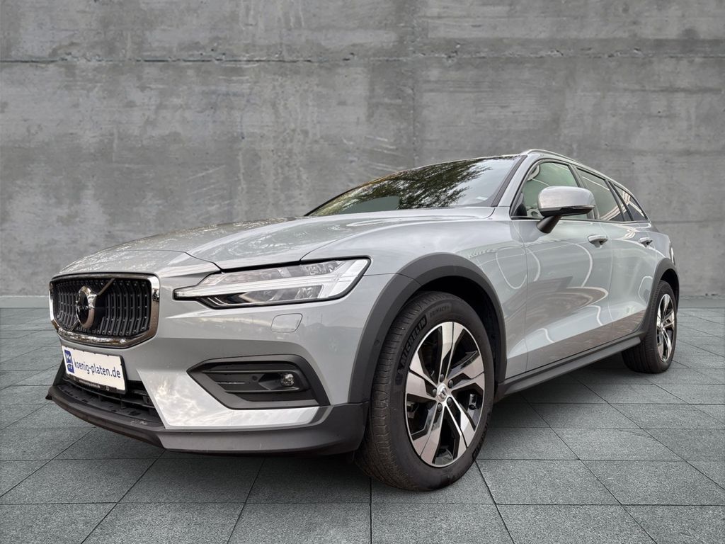 Volvo V60 Cross Country 2024