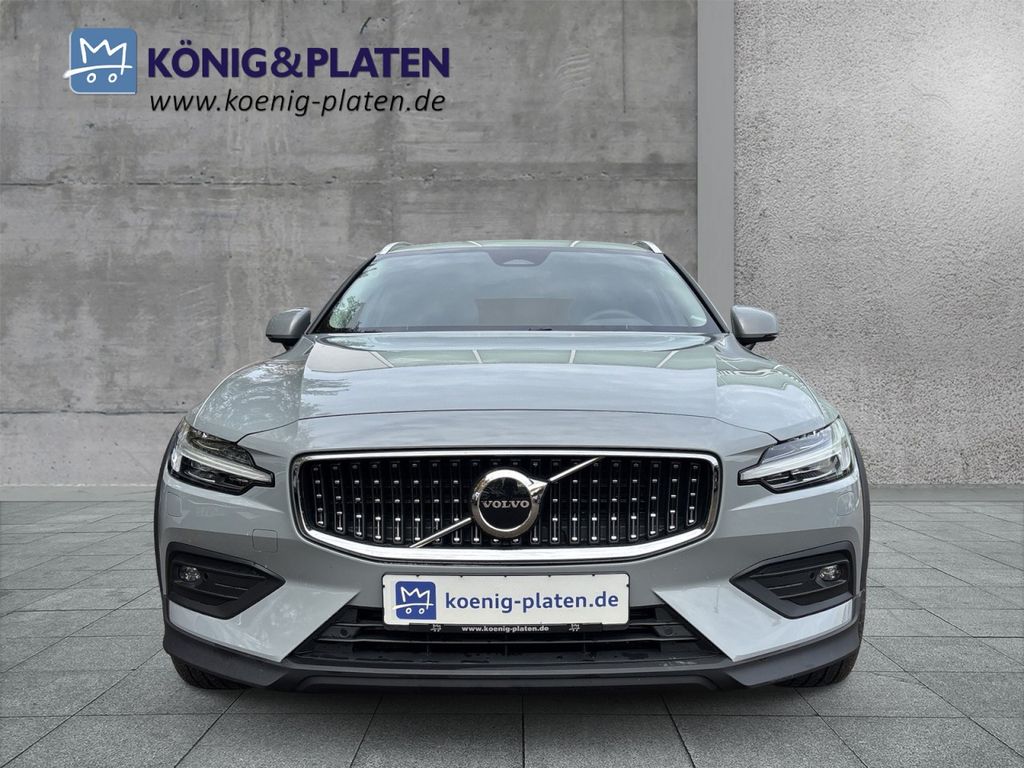 Volvo V60 Cross Country 2024