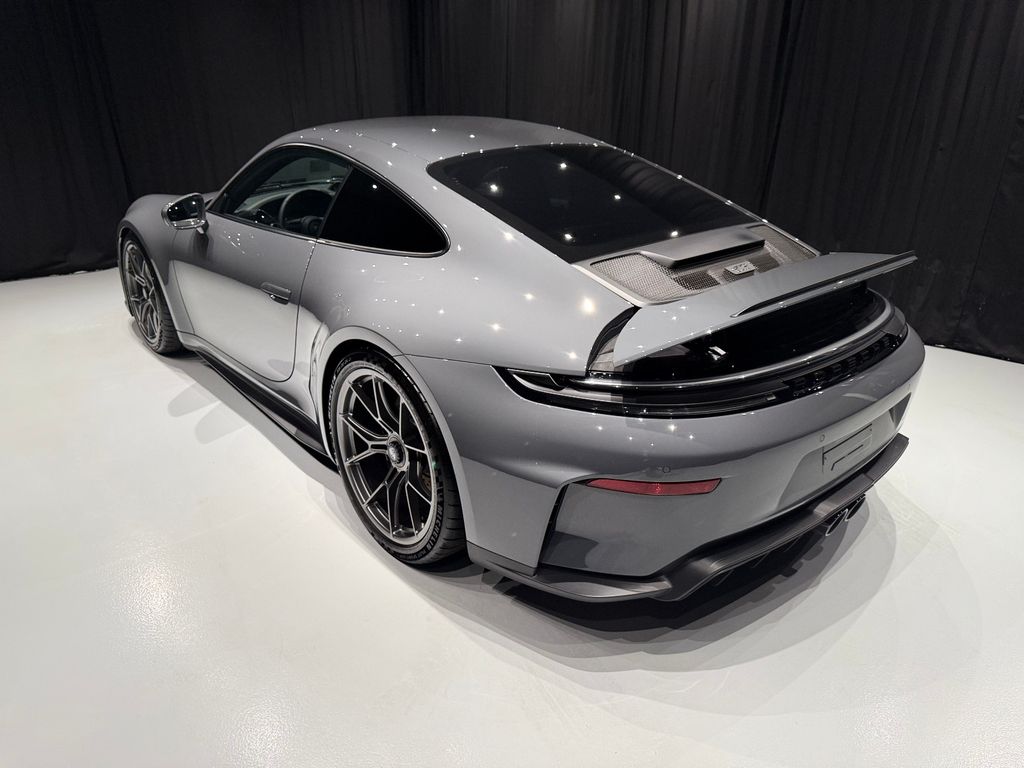 Porsche 992 2025
