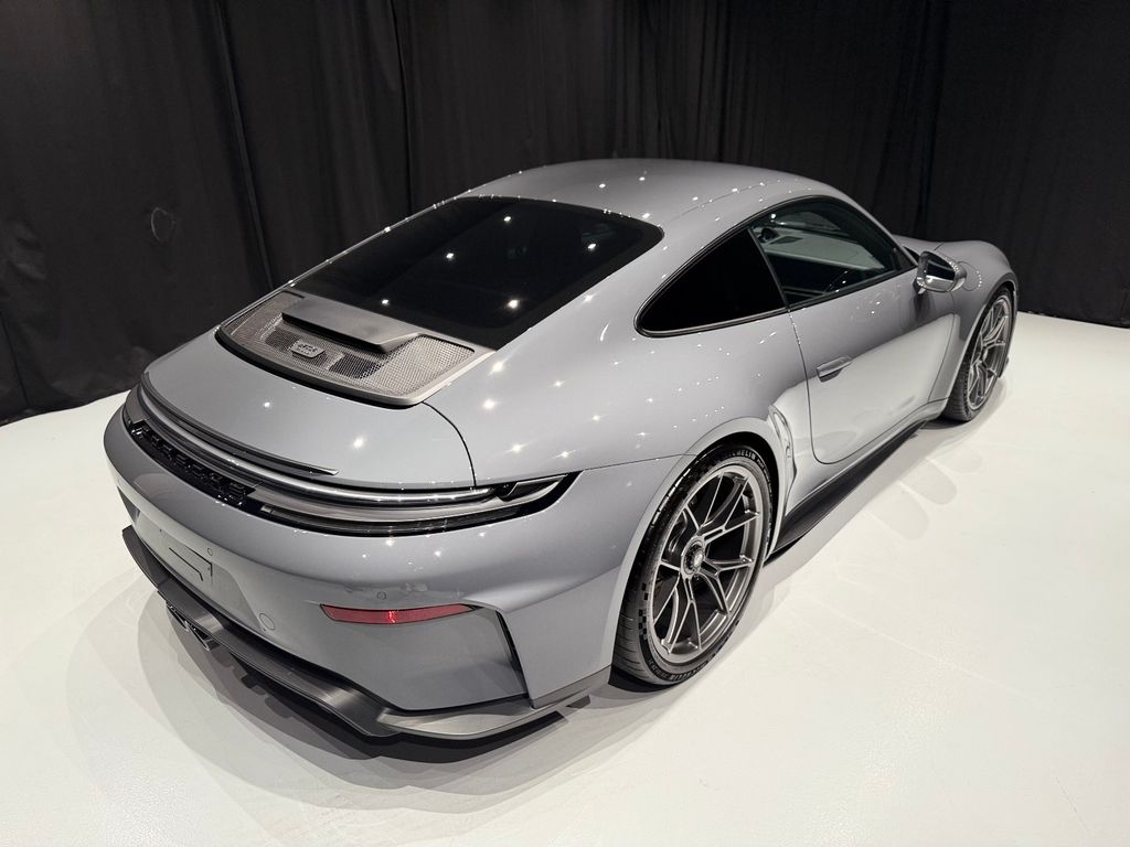 Porsche 992 2025