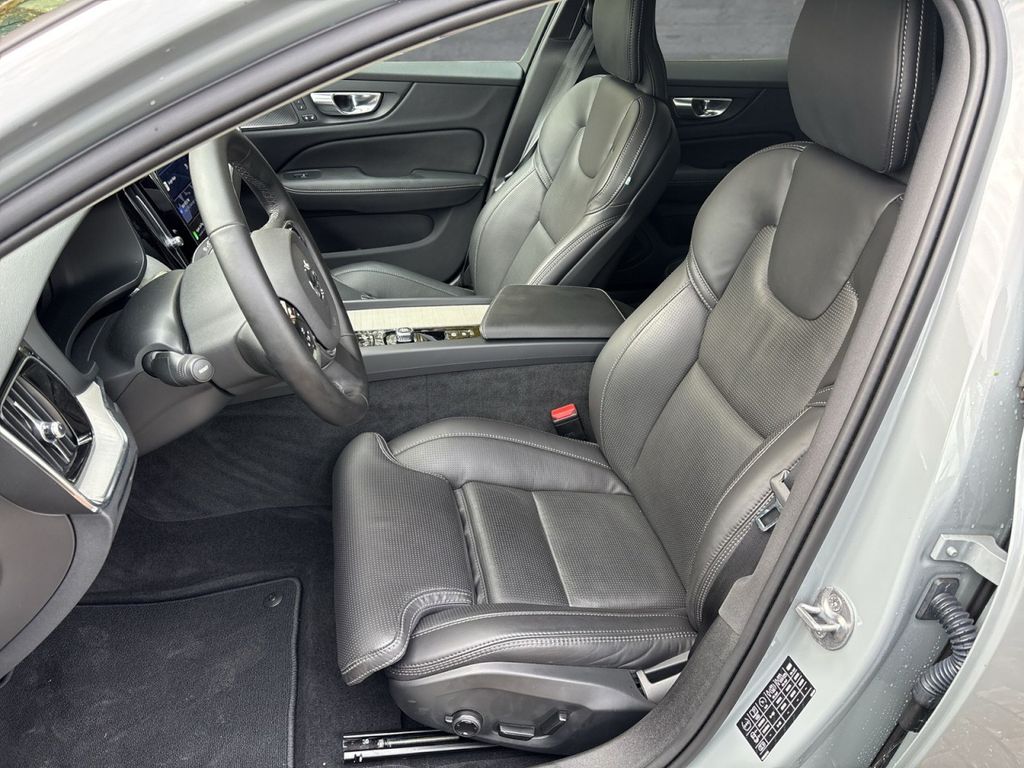 Volvo V60 Cross Country 2024