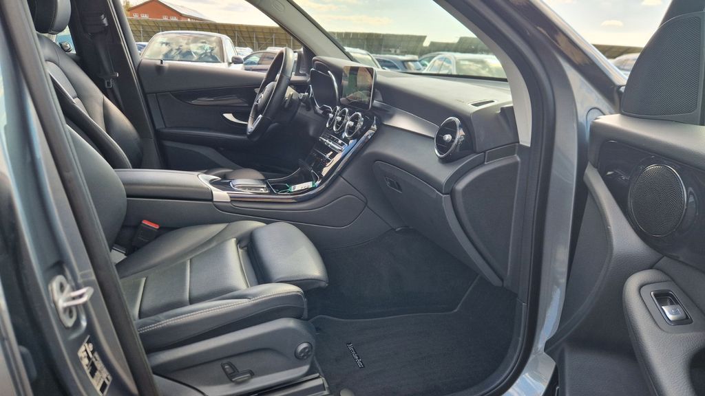 Mercedes-Benz GLC 300 2022