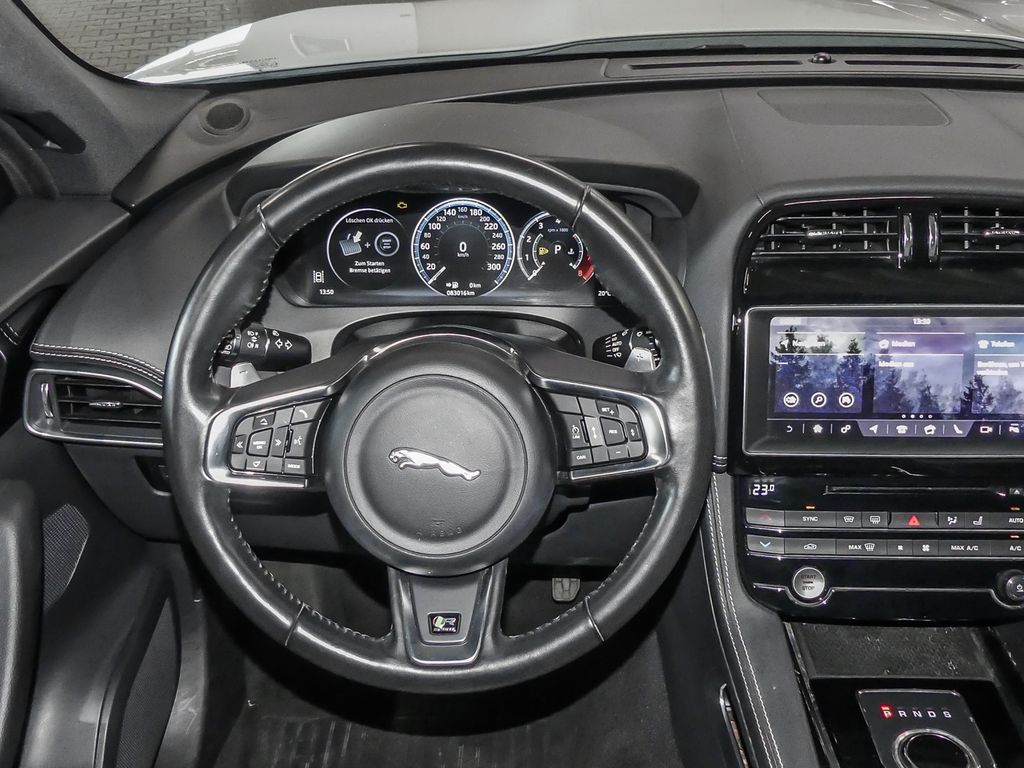 Jaguar F-Pace 2018