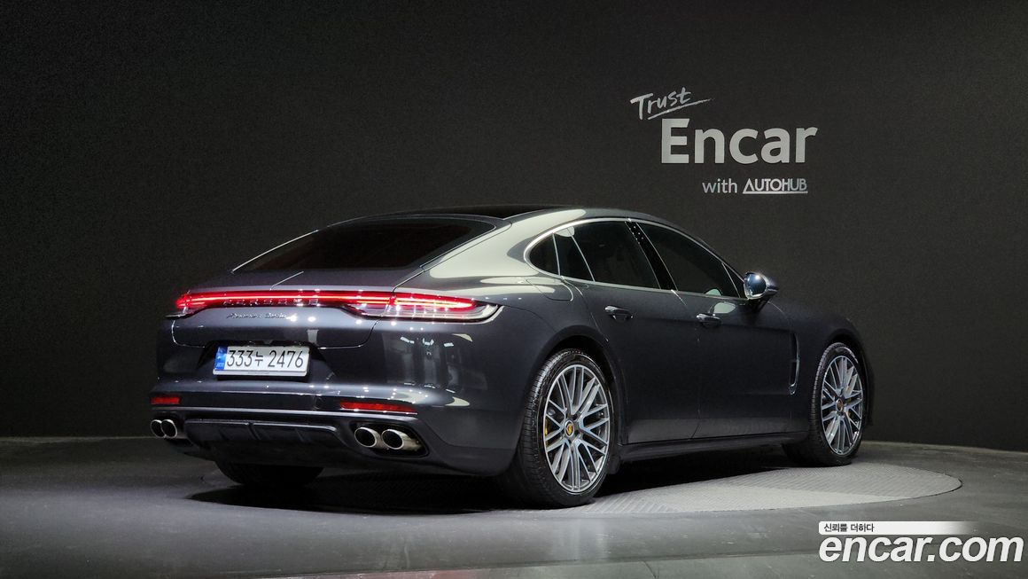 Porsche Panamera 2023