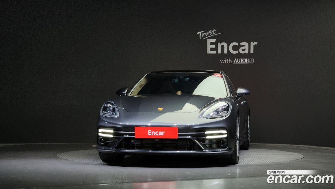 Porsche Panamera 2023