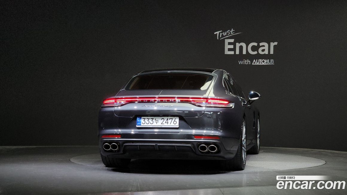 Porsche Panamera 2023