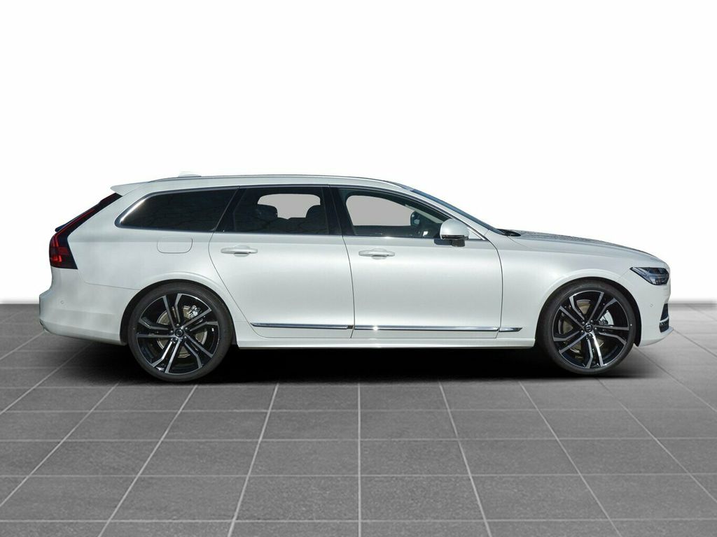 Volvo V90 2024