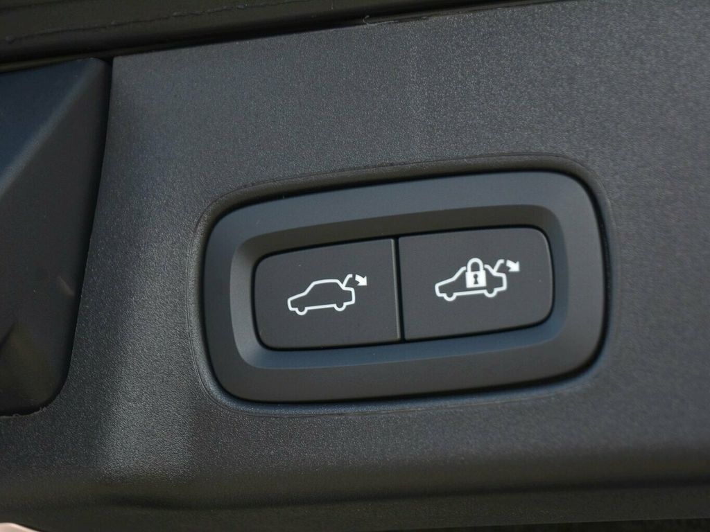 Volvo V90 2024