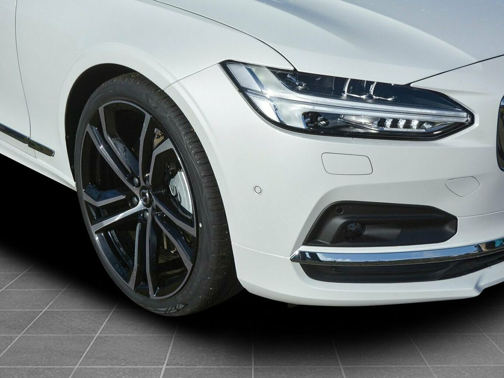 Volvo V90 2024
