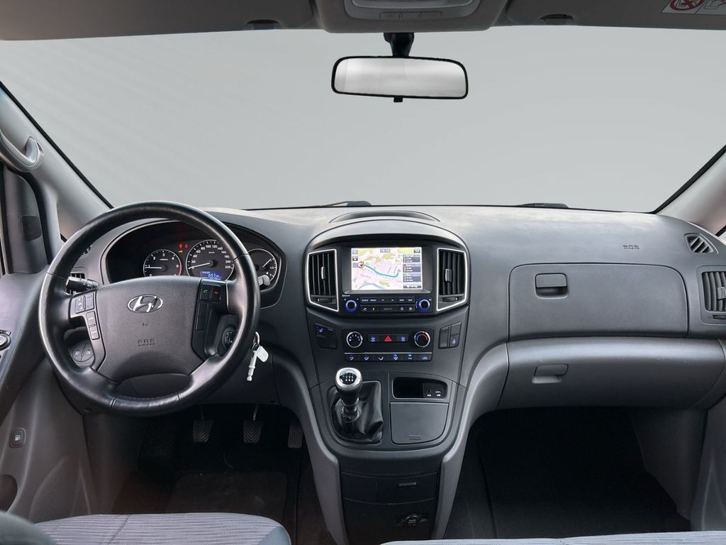 Hyundai H-1 2018