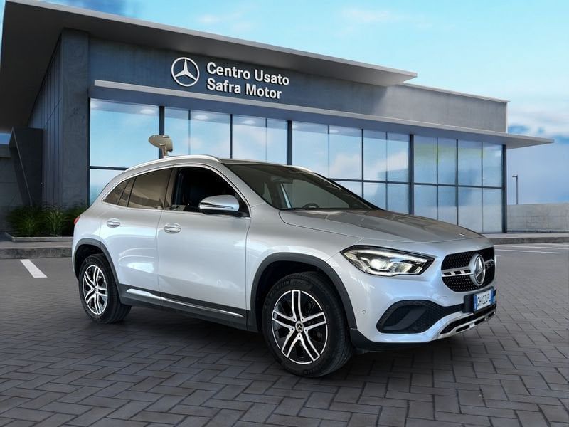 Mercedes-Benz GLA 200 2021