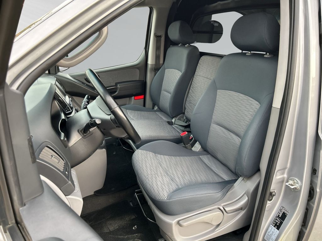 Hyundai H-1 2018