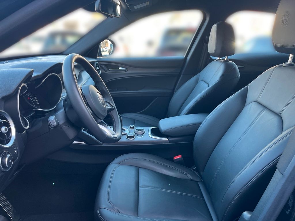 Alfa Romeo Stelvio 2023