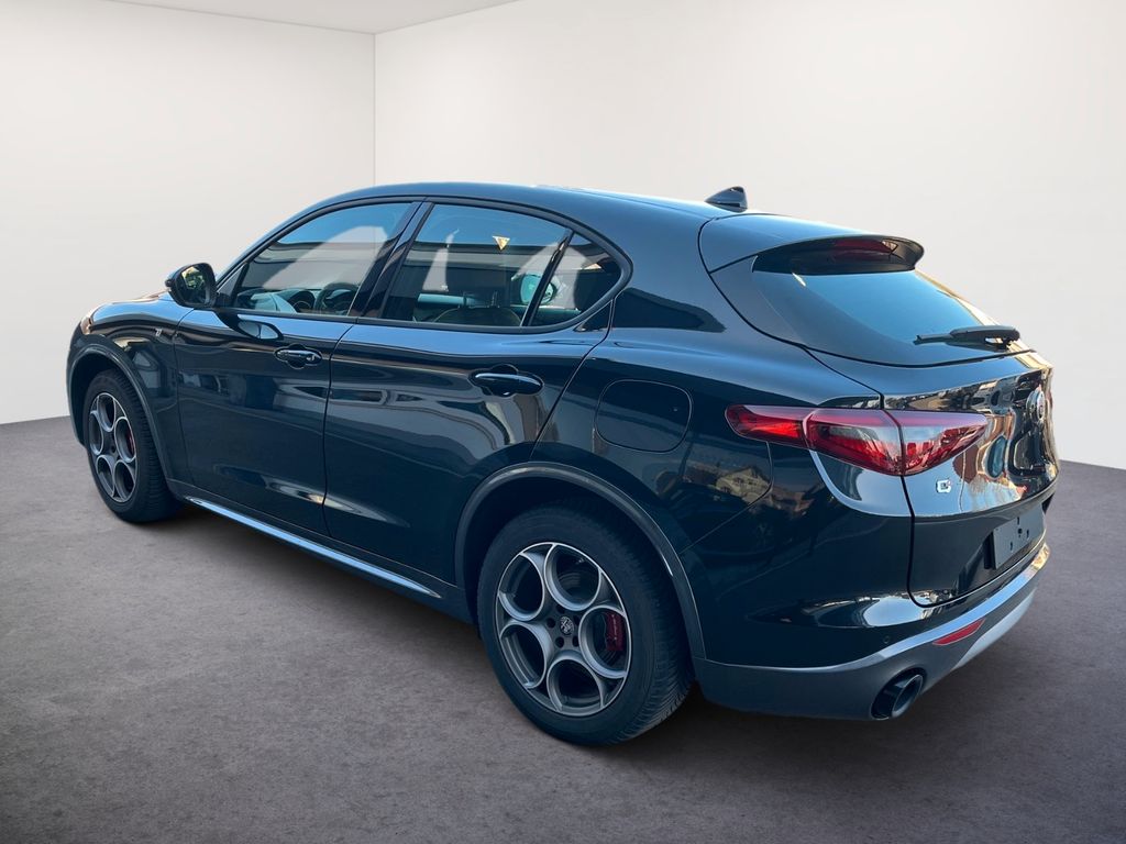 Alfa Romeo Stelvio 2023