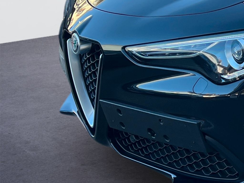 Alfa Romeo Stelvio 2023