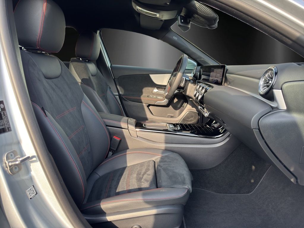 Mercedes-Benz A 220 2024