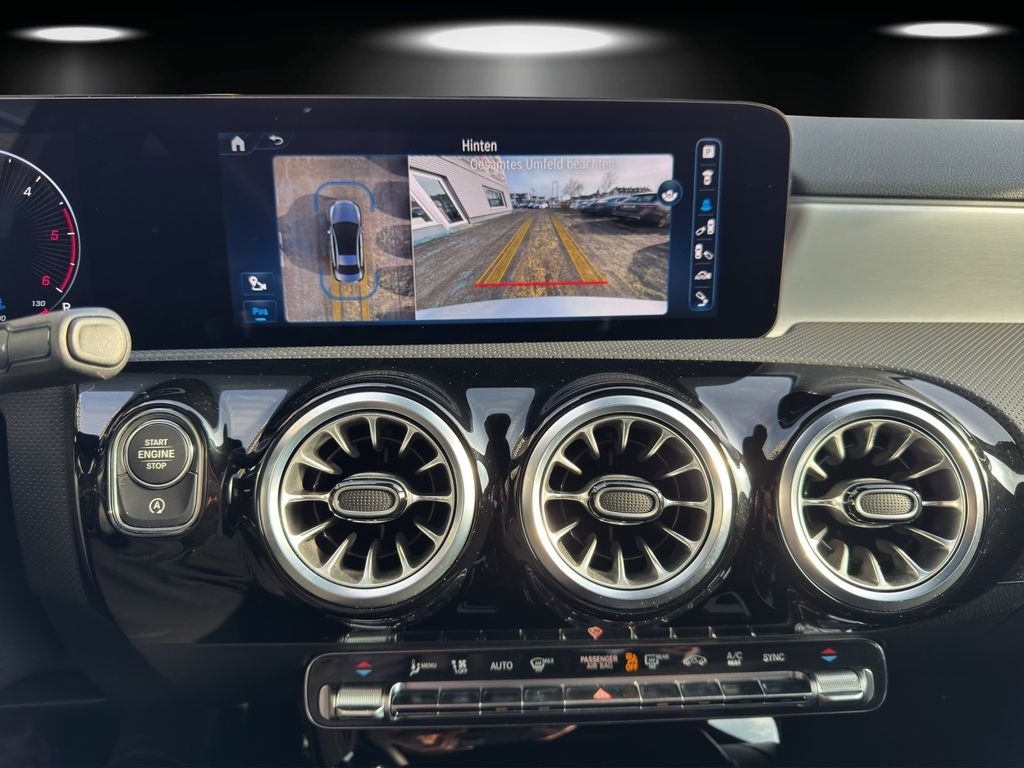 Mercedes-Benz A 220 2024