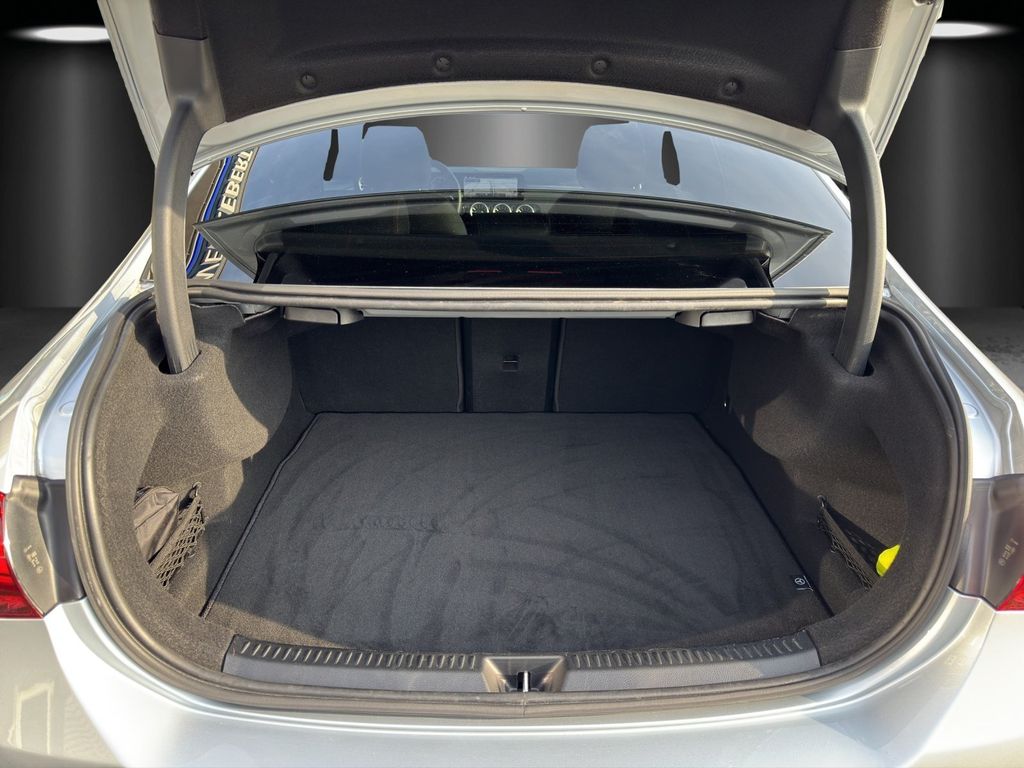 Mercedes-Benz A 220 2024