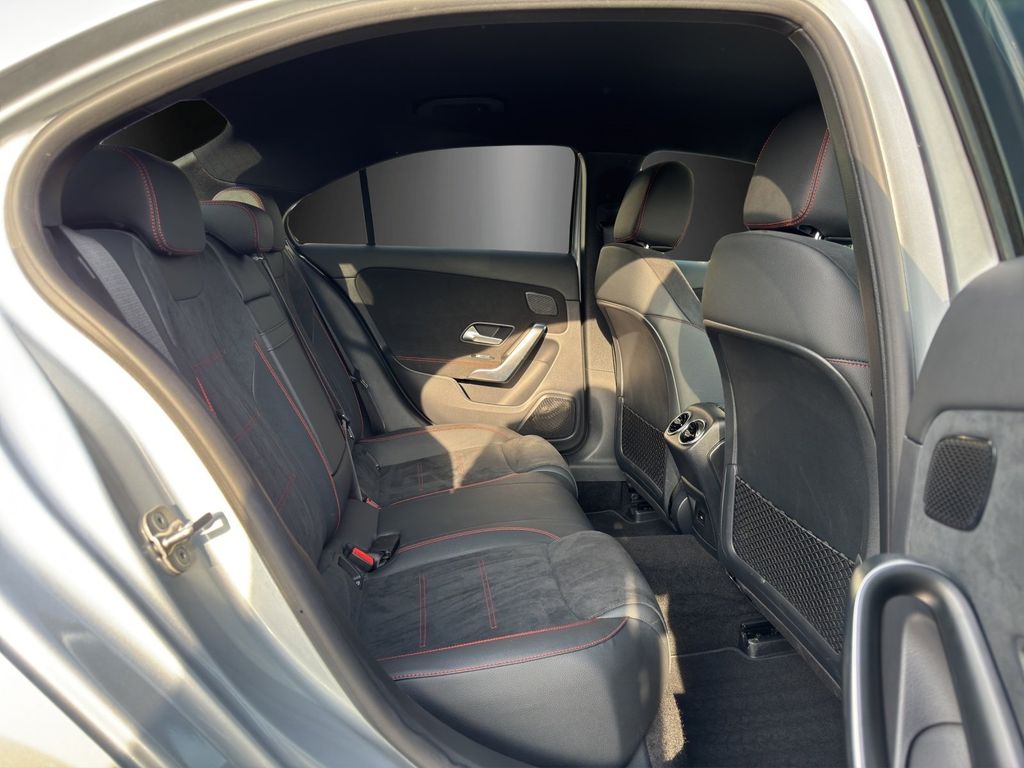 Mercedes-Benz A 220 2024