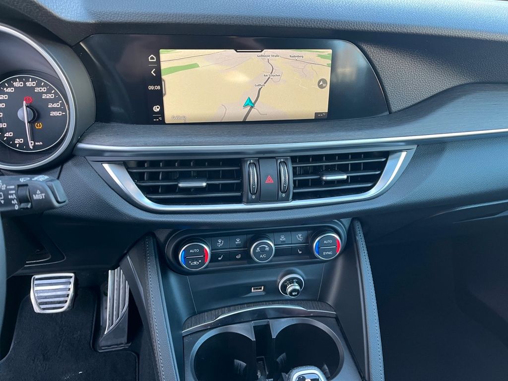 Alfa Romeo Stelvio 2023