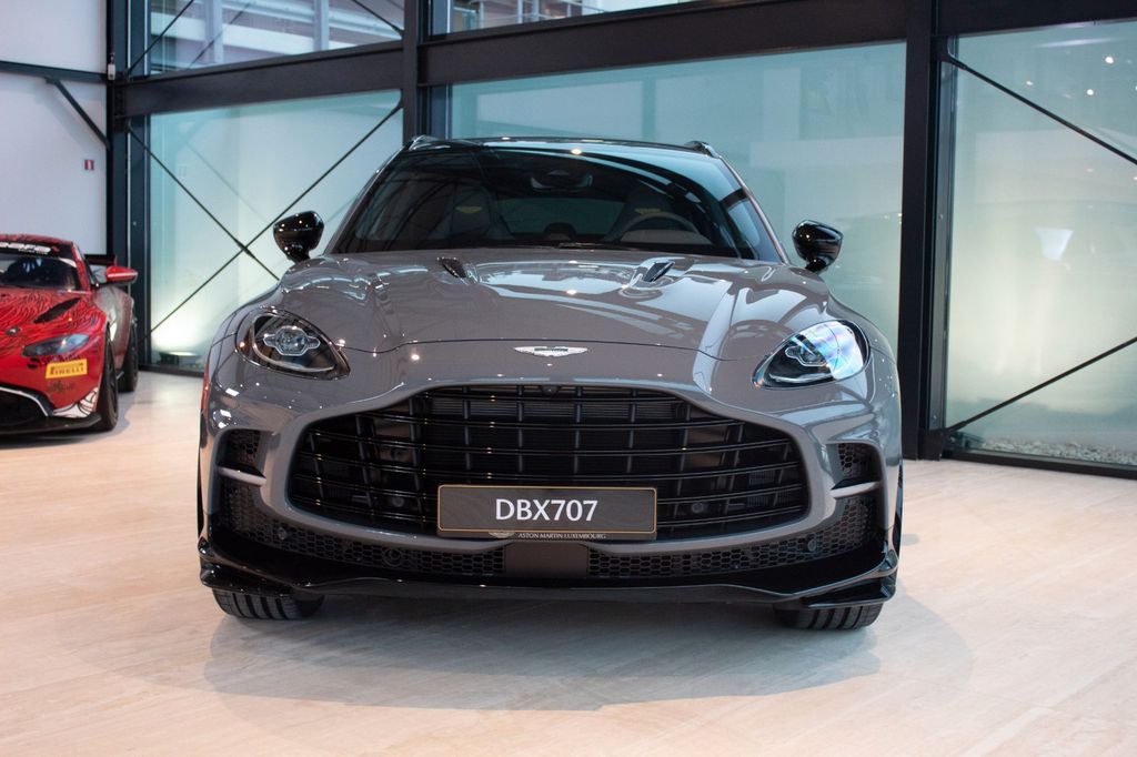 Aston Martin DBX