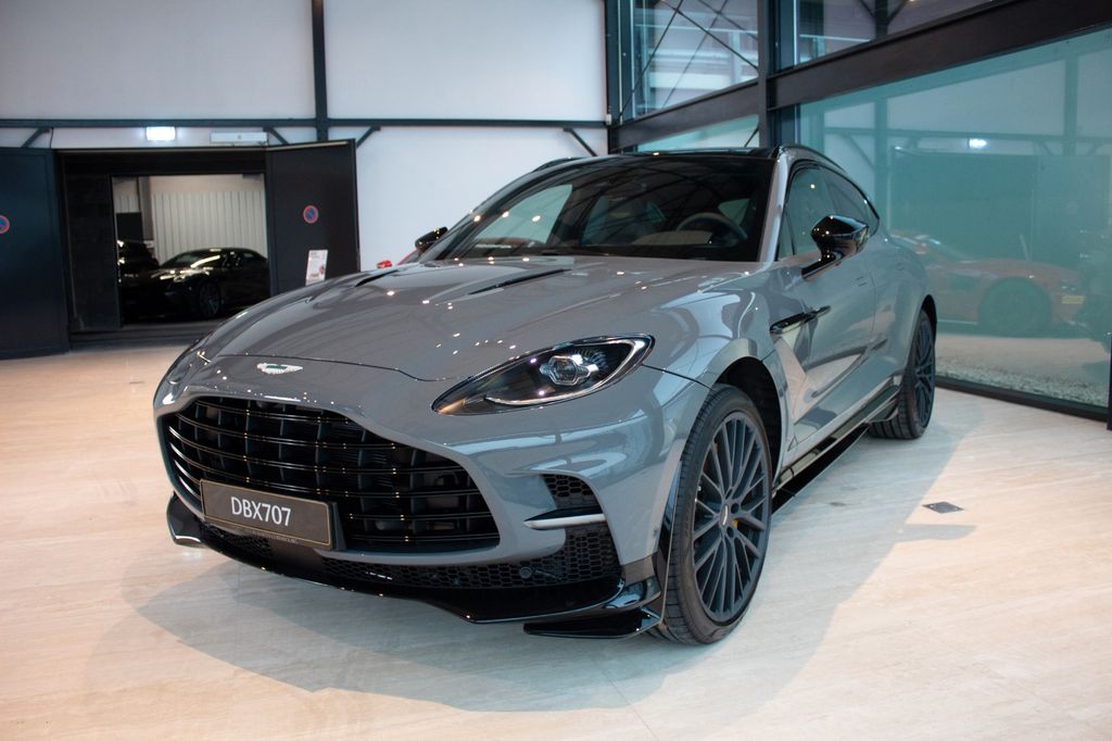 Aston Martin DBX