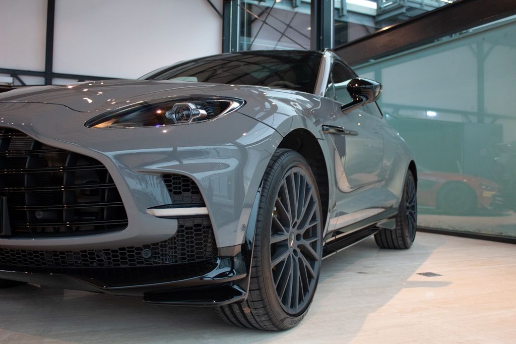 Aston Martin DBX