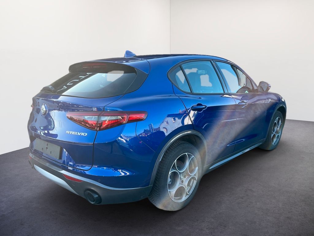 Alfa Romeo Stelvio 2023