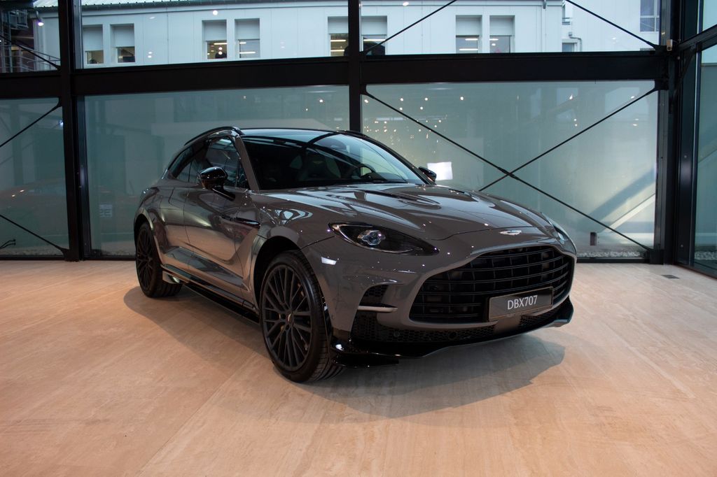 Aston Martin DBX
