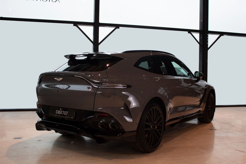 Aston Martin DBX