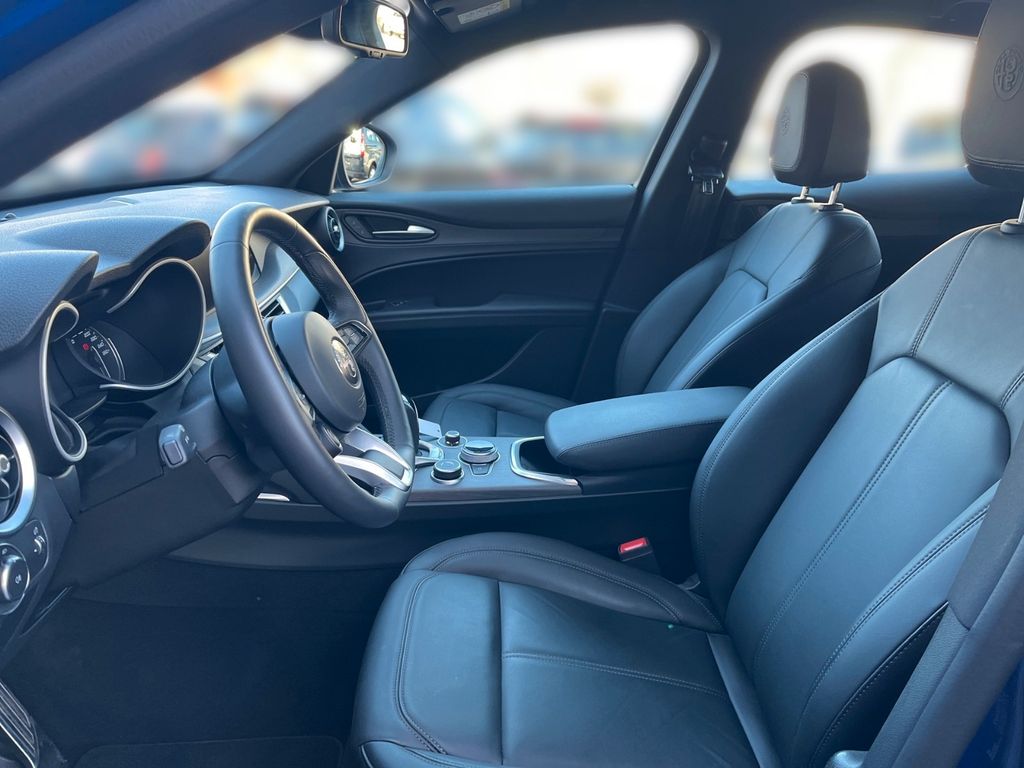 Alfa Romeo Stelvio 2023