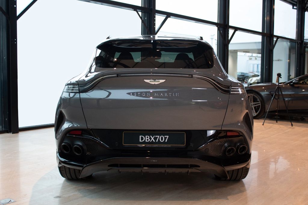 Aston Martin DBX