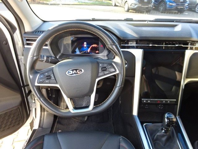 JAC 8 Pro 2023