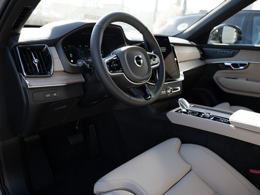 Volvo XC90 2025
