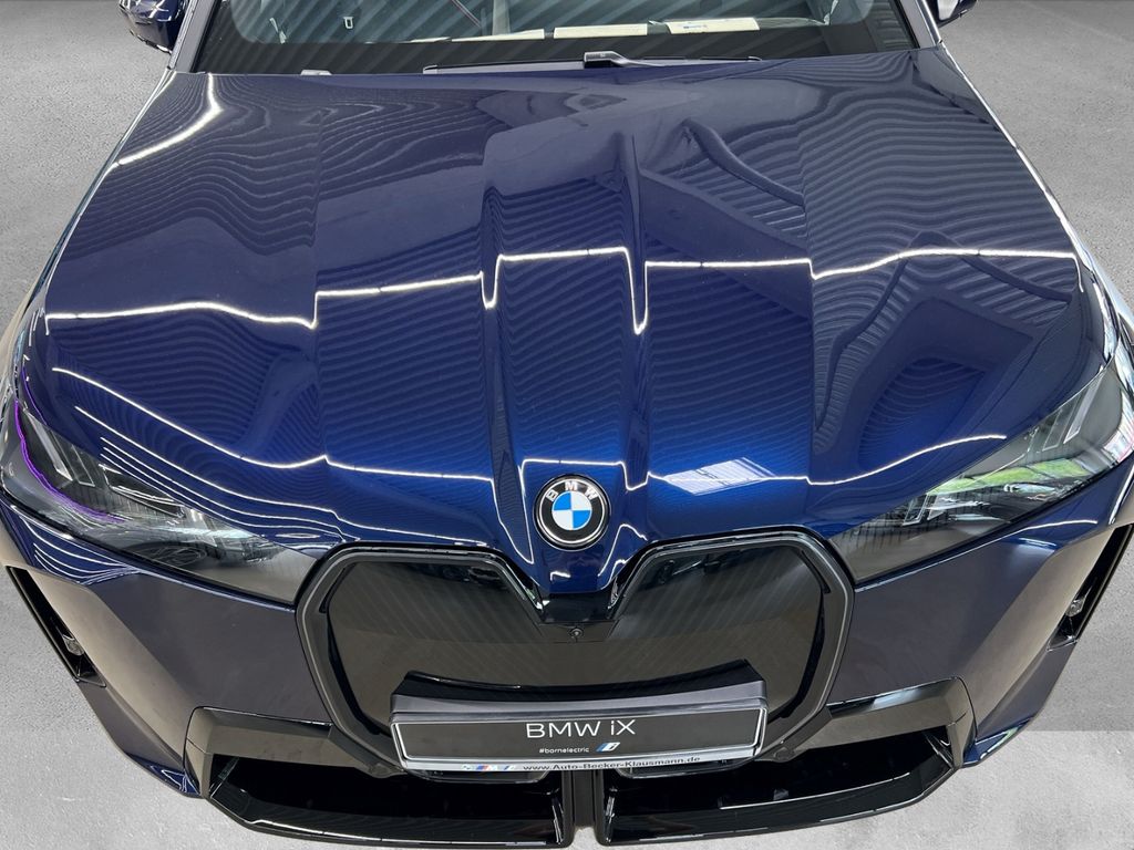 BMW iX