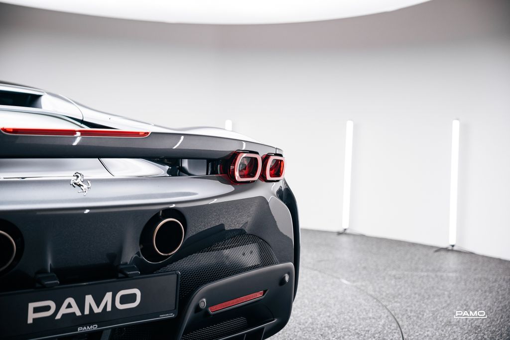 Ferrari SF90 2021