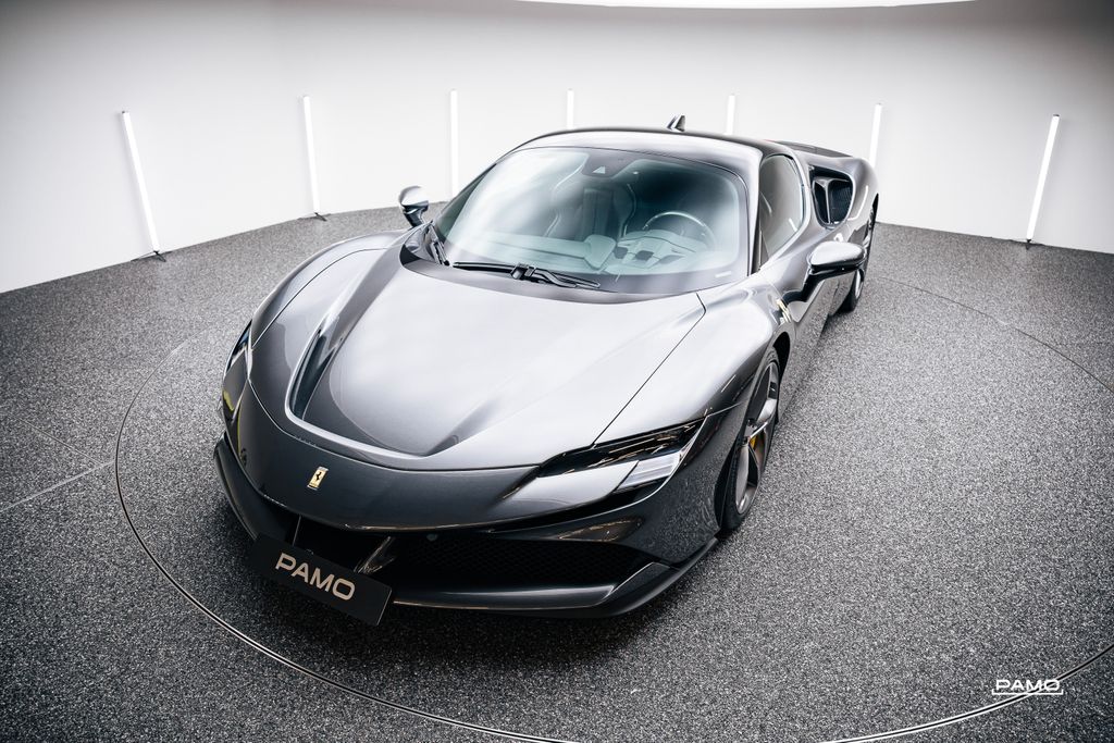 Ferrari SF90 2021
