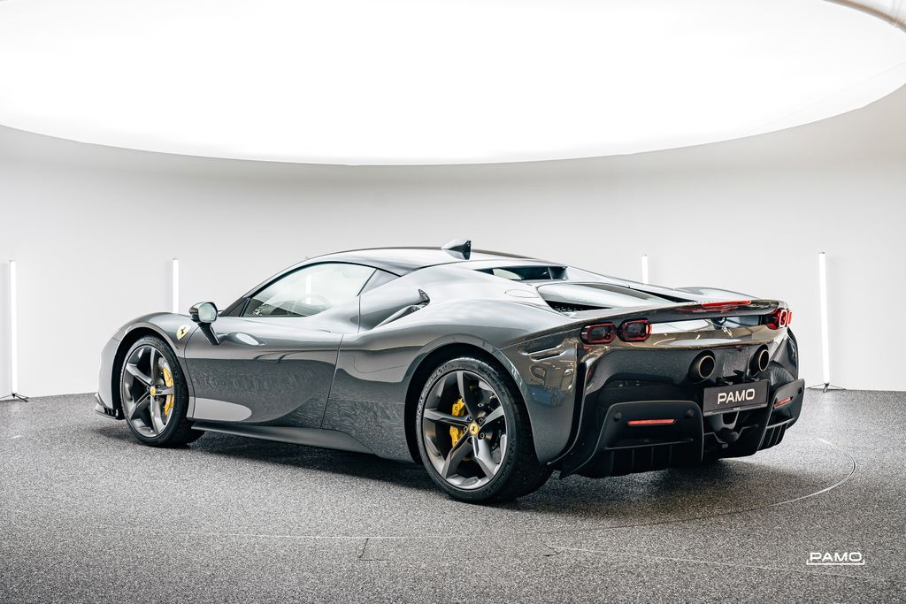 Ferrari SF90 2021