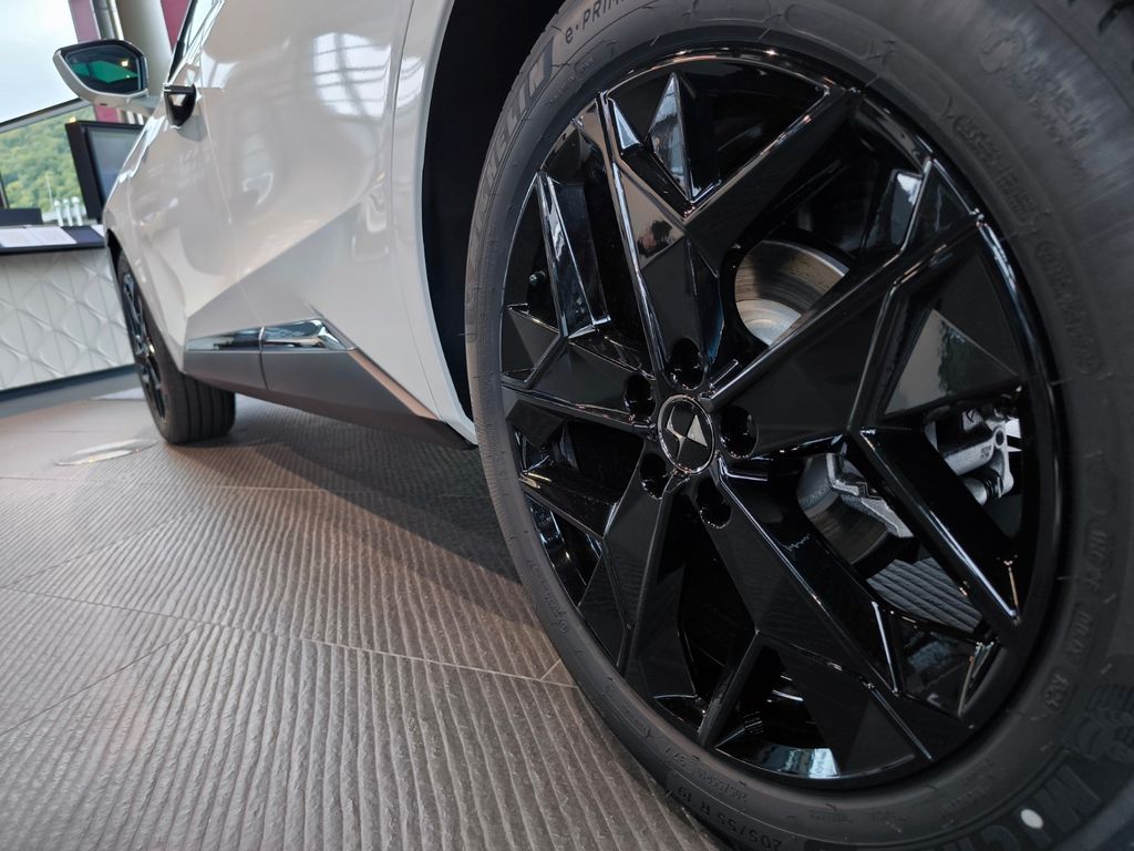 DS Automobiles DS4 2025