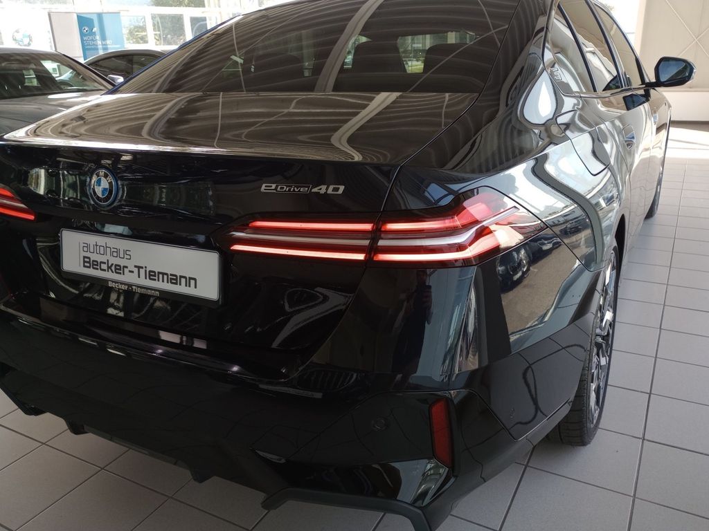 BMW i5 2024