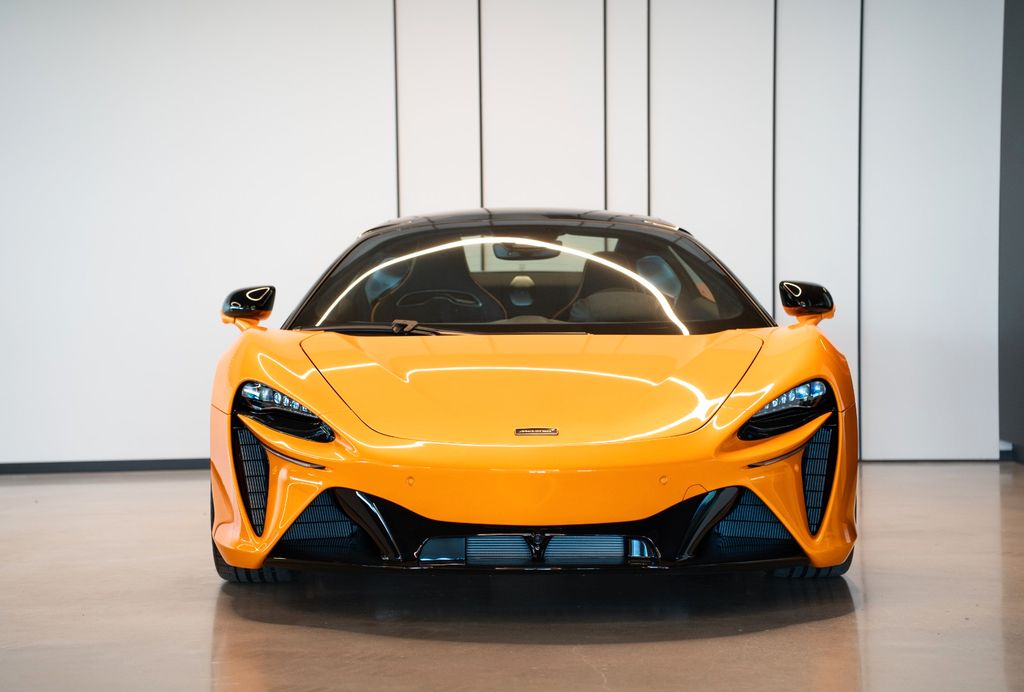 McLaren Artura 2025