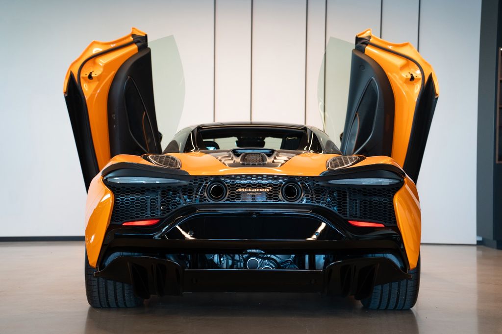 McLaren Artura 2025