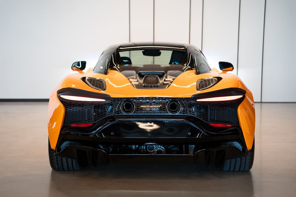 McLaren Artura 2025