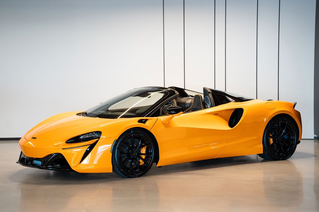 McLaren Artura 2025