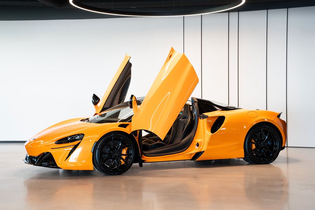 McLaren Artura 2025