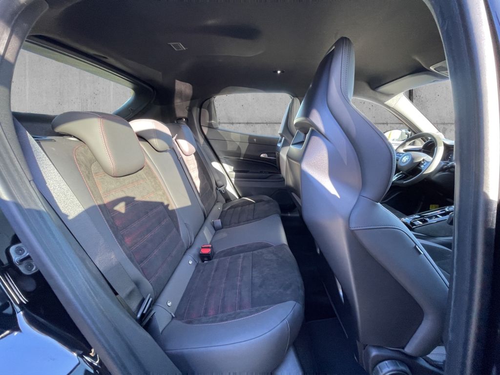 Alfa Romeo Junior 2025