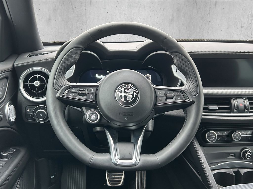 Alfa Romeo Stelvio 2025